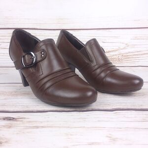 Pierre Dumas Brown Round Toe Faux Leather Booties Size 6M